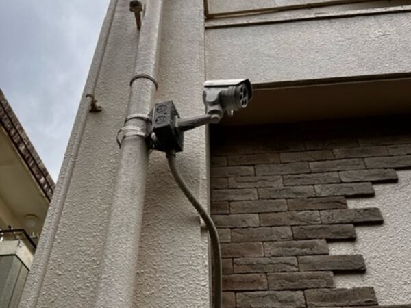 戸建て外壁へのカメラ設置